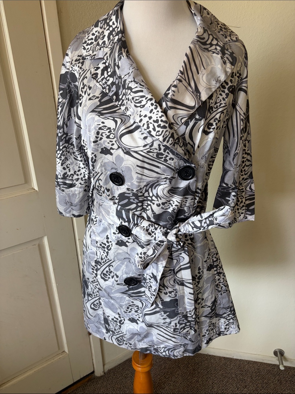 Vertigo Paris Black & White Floral-Pattern Wrap Trench Coat